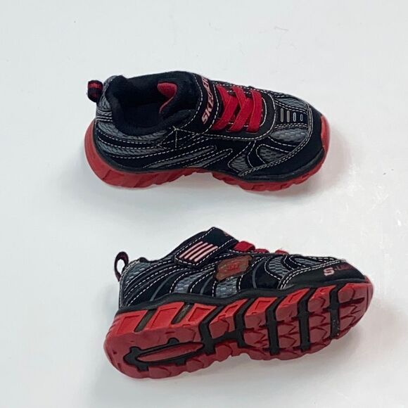 4/$30 SKECHERS RED BLACK BOY SHOES SIZE 8 US - Picture 2 of 16
